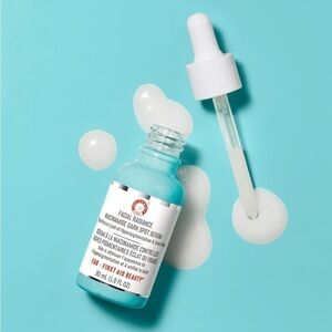 NIB FIRST AID BEAUTY Facial Radiance Niacinamide Dark Spot Serum 30mL (1 fl oz)